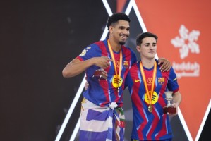 马卡：加维10天后参加球队合练，巴萨期望球员二月中旬复出