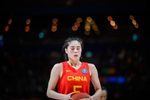 体育新闻-28年后又见罚球绝杀！福地悉尼见证中国女篮的传承
