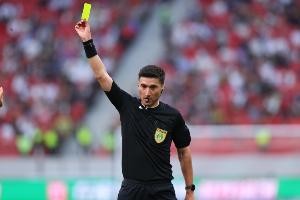 体育赛事平台-麦麦提江执法申花5胜2平5负，执法泰山3胜2平6负并有3张直红